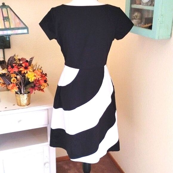 Bea & Dot by Modcloth Black and White Dress - Picture 5 of 9